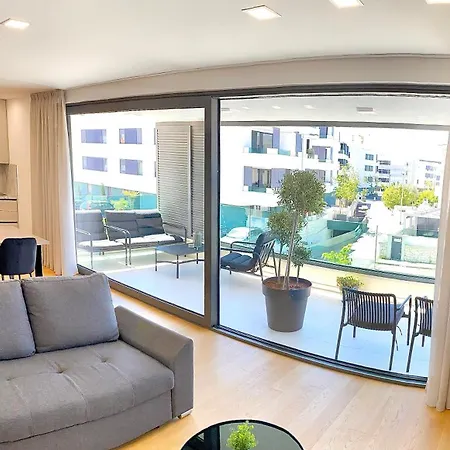 아파트 Nova - Spacious Modern 3-bedroom With Large Terrace