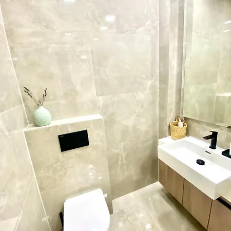 Nova - Spacious Modern 3-bedroom With Large Terrace Apartman *