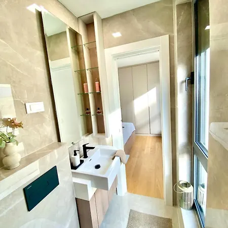 Nova - Spacious Modern 3-bedroom With Large Terrace 자다르