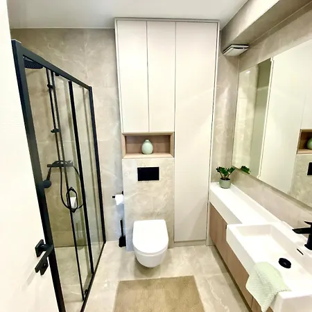 Apartman Nova - Spacious Modern 3-bedroom With Large Terrace